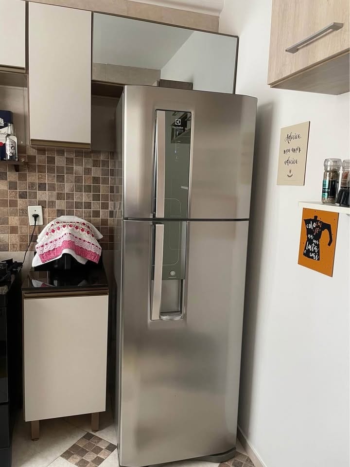 Geladeira Electrolux inox 410 litros funcionado perfeitamente